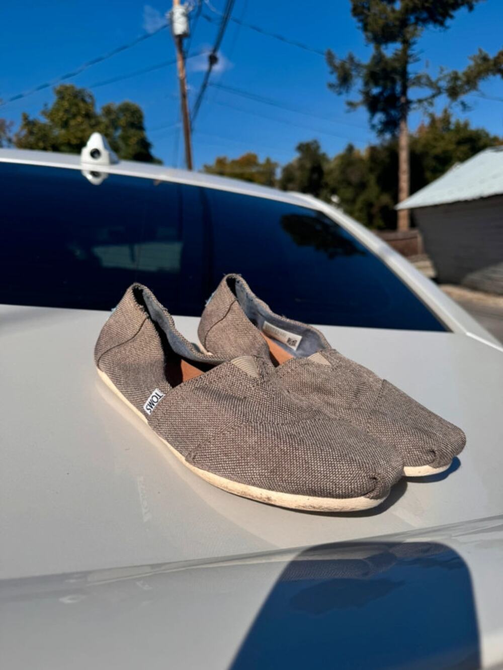 TOMS woman’s size 7.5